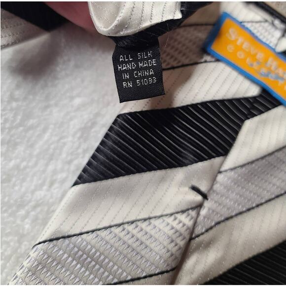 Steve Harvey black white silver striped silk tie - Picture 2 of 5